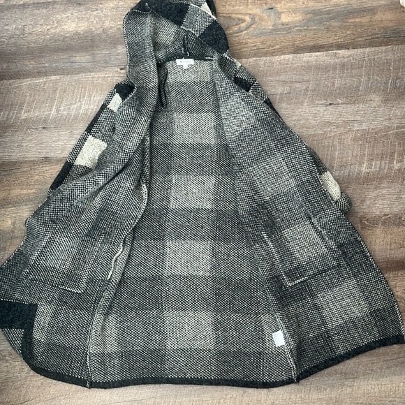 Miracle Sweater - Picture 6 of 7